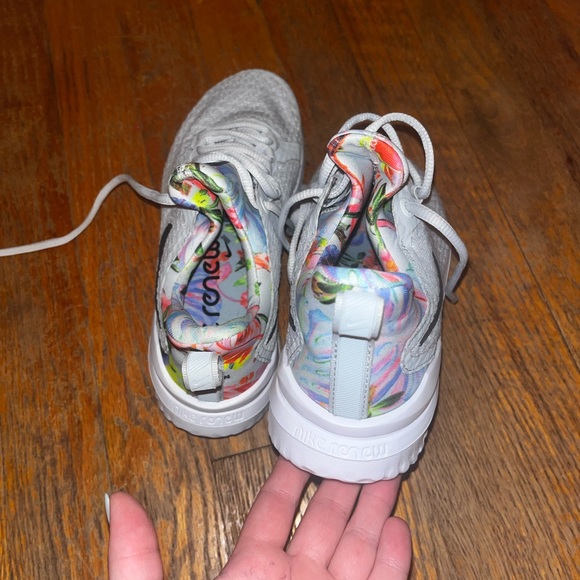 Women’s Nike Renew Rivals - Floral Print - Picture 3 of 5